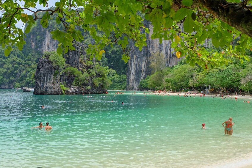 Snorkeling Tour to Hong Islands by Longtail Boat From Krabi