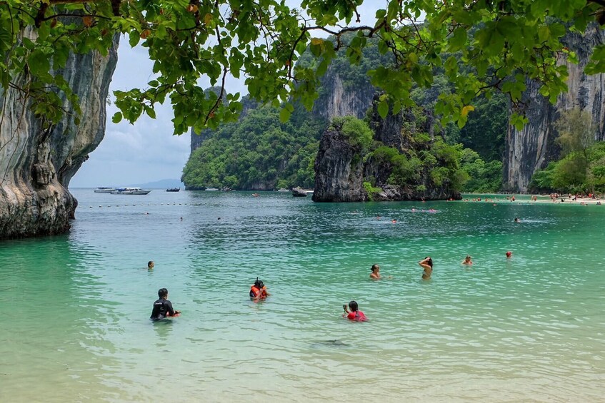 Snorkeling Tour to Hong Islands by Longtail Boat From Krabi