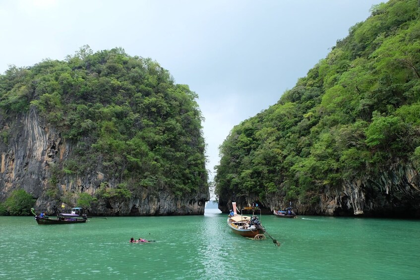 Snorkeling Tour to Hong Islands by Longtail Boat From Krabi