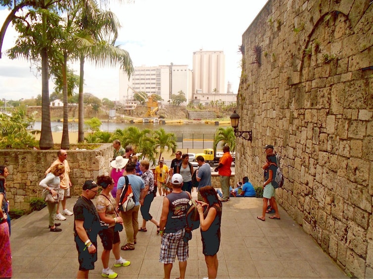 Tourists in downtown Santo Domingo, Dominican Republic