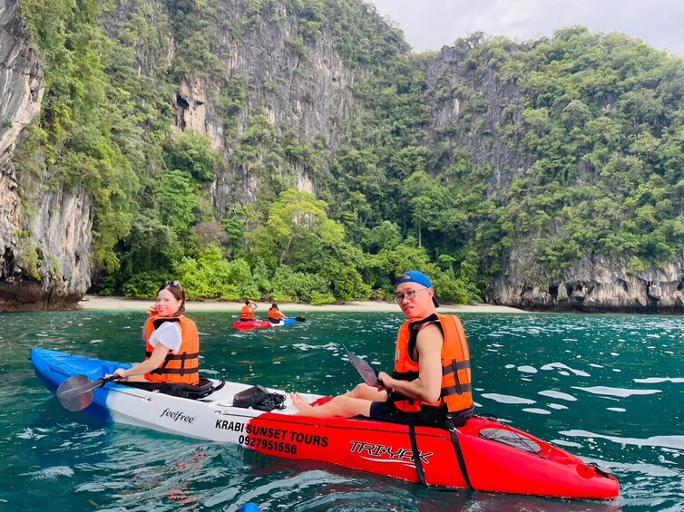 Snorkeling and Kayaking Tour at Hong Islands From Krabi