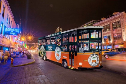 Recorrido nocturno por la ciudad de la música