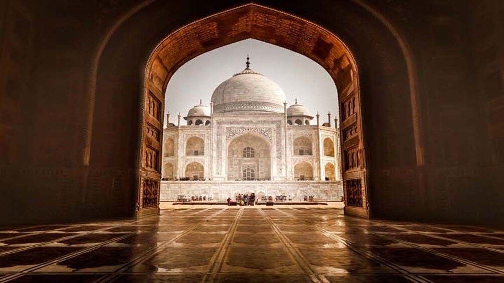 Sunrise Taj Mahal Tour from Delhi