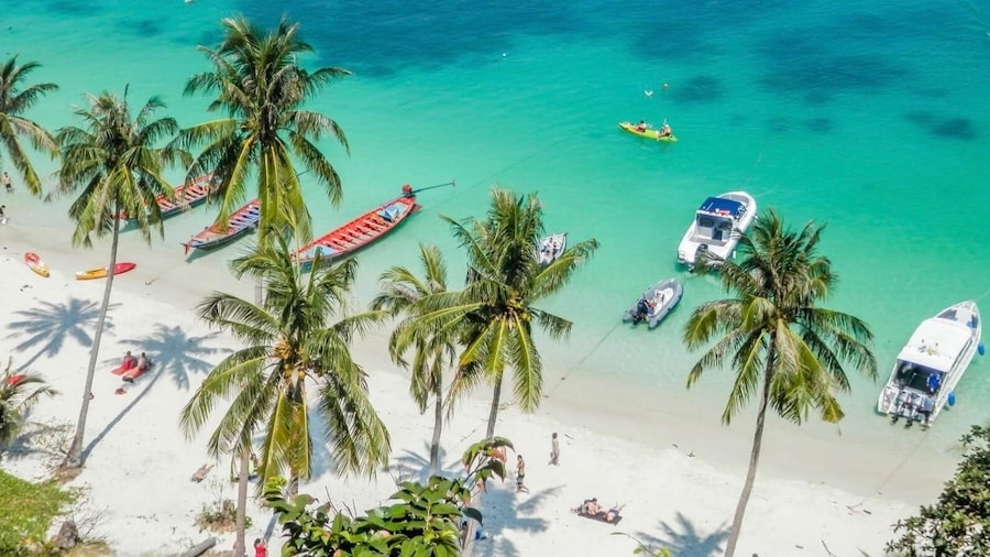 Mu Koh Angthong National Marine Park in Ko Samui, Thailand