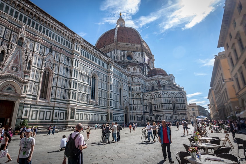 Day view outside the Cathedral of Santa Maria del Fiore