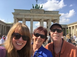 Private Intro to Berlin Tour with Historian Guide