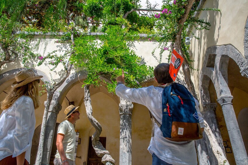 Guided Walking Tour of Sorrento & Street Food Experience