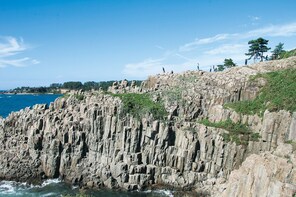 Taxi Tour from Kaga: Tojinbo Cliffs & Eiheiji Temple