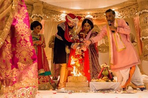Solemn Hindu Nuptial Ceremony with Taj Mahal Tour