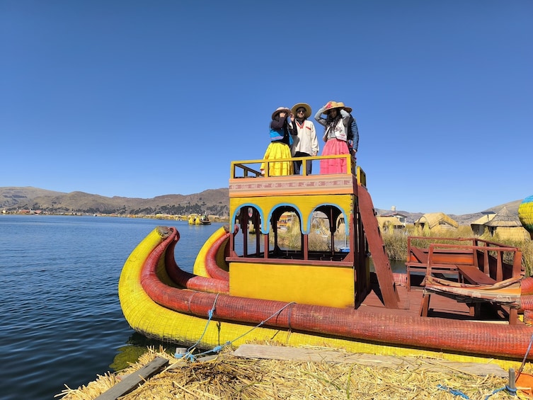 Tour Uros Taquile on fast speedboat