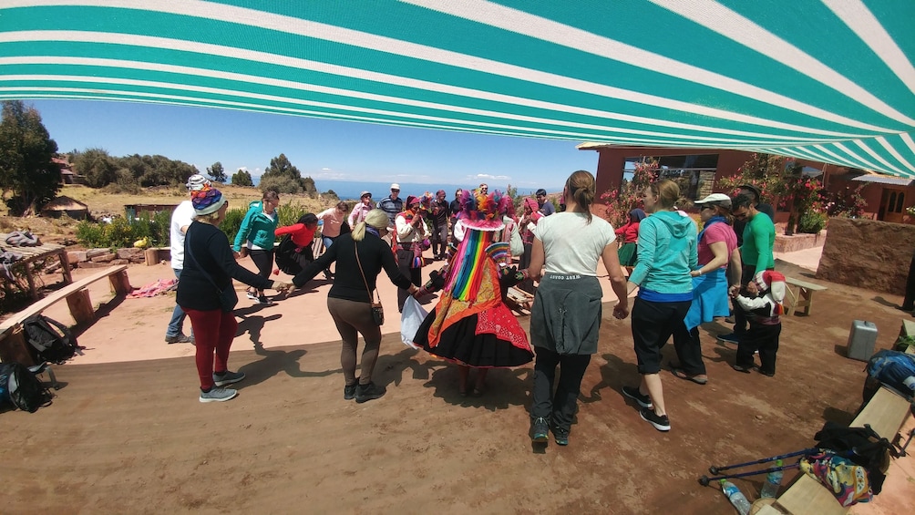 Tour Uros Taquile on fast boat