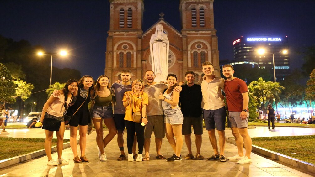 Experience Sai Gon Nightlife and Food Taste Tour by Scooter