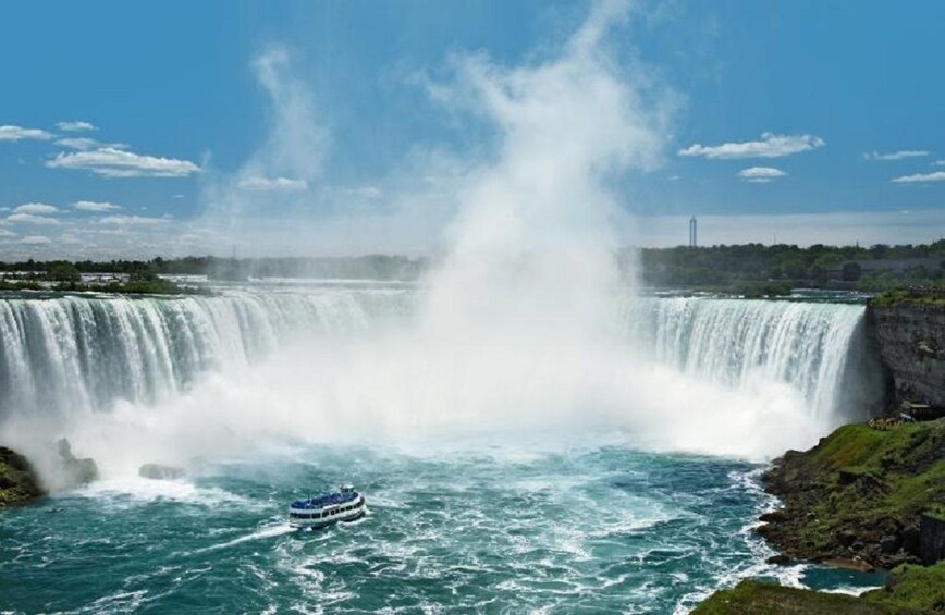 Classic All American Niagara Falls Tour