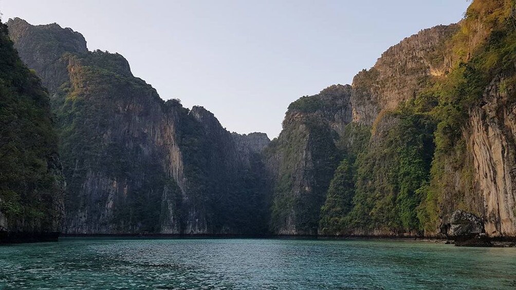 Early Bird Phi Phi Islands Tour From Phi Phi by Speedboat