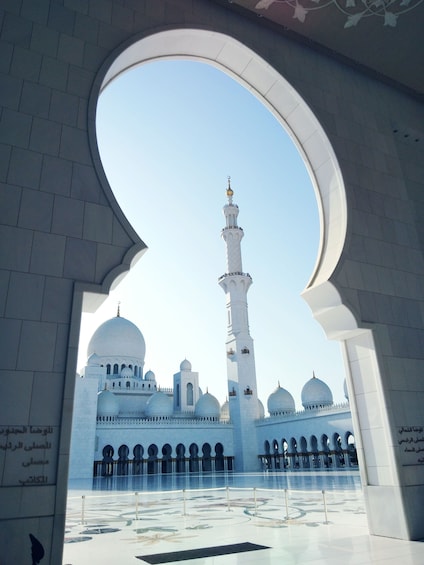 Abu Dhabi tour from Dubai with Zayed Grand Mosque Full Day