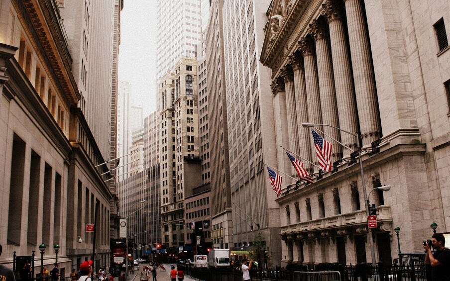 See 30 Top New York Sights! Walking Tour : Fun Local Guide!
