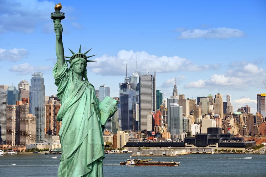See 30 Top New York Sights! Walking Tour : Fun Local Guide!