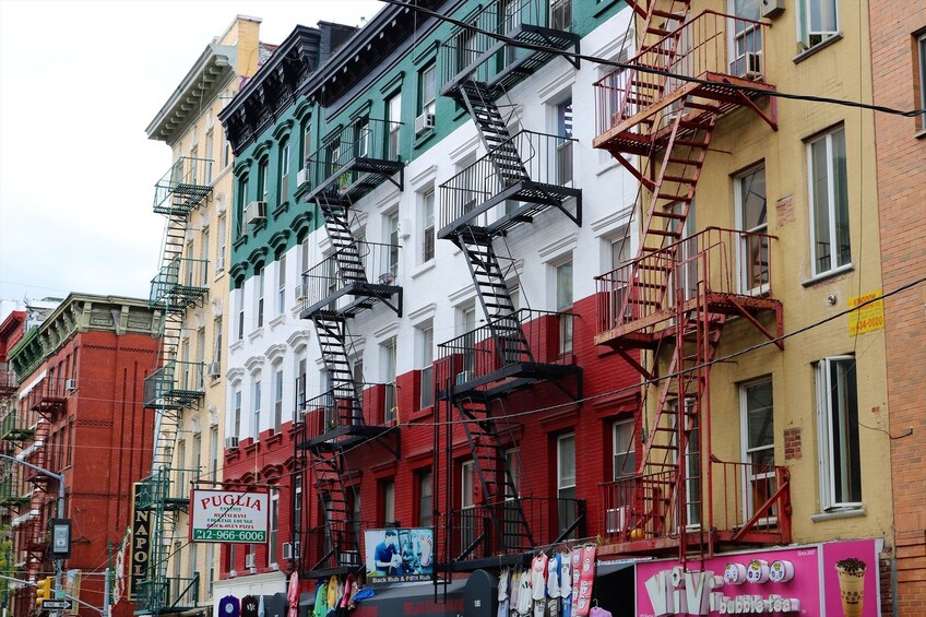 Little Italy China Town & Wall St Tour. Private Tour!