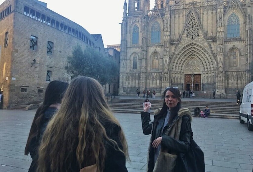 Barcelona Walking Tour of Gothic Quarter with Churros