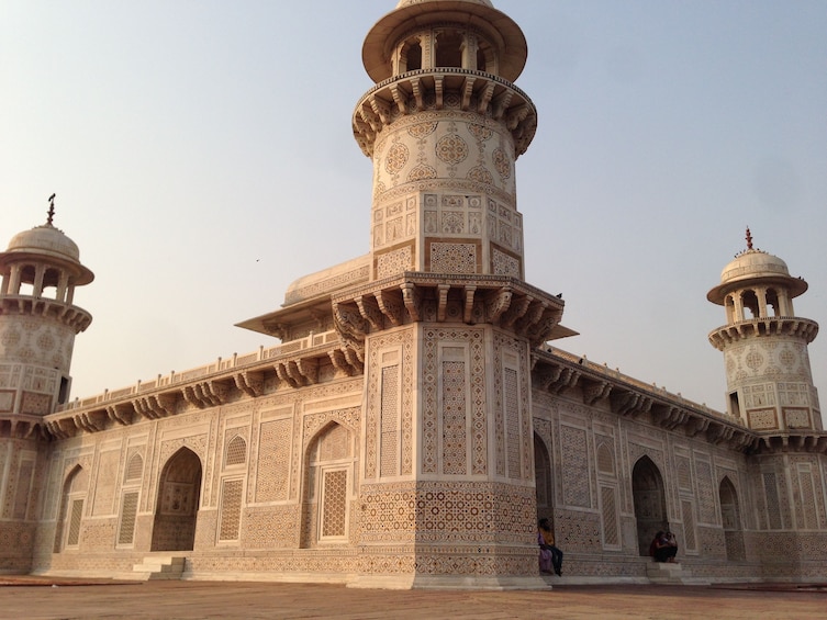 Private Agra City Tour Including Taj Sunrise and Sunset