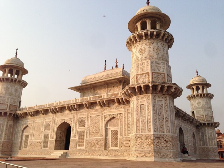 Private Agra City Tour Including Taj Sunrise and Sunset