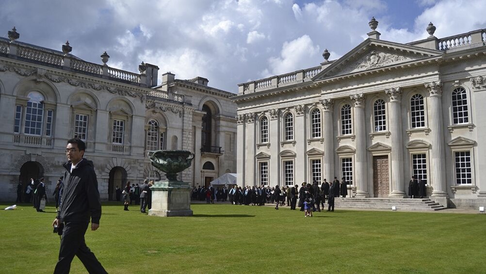 Essential Cambridge Walking Tour in Spanish