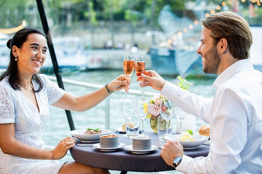 Bateaux Parisiens Early Parisian Dinner Cruise on the Seine River