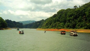 4 Nights 5 Days Exclusive Kerala Tour