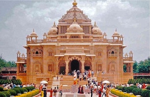 1 DAY AHMADABAD TOUR WITH LUXURY CAB