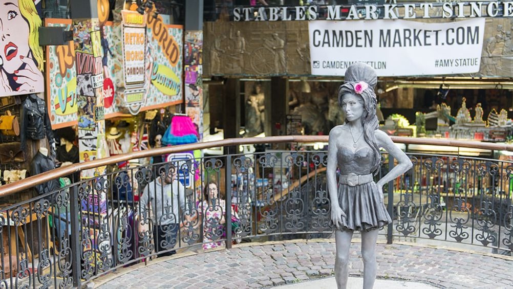 Show item 1 of 4. Camden: Private Walking Tour in Spanish