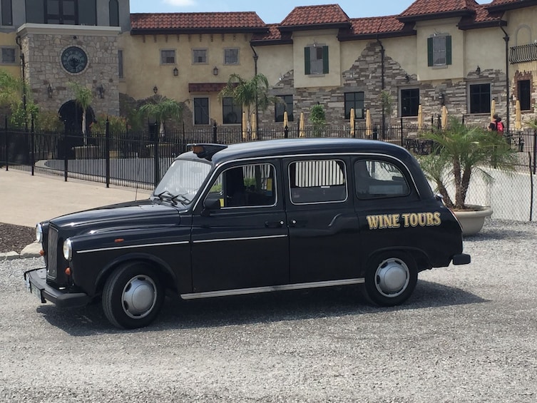 Niagara On The Lake Lunch Wine Tour In Classic London Taxi 