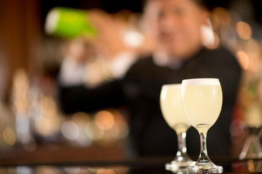 Pisco Sour experience at República del Pisco in Barranco