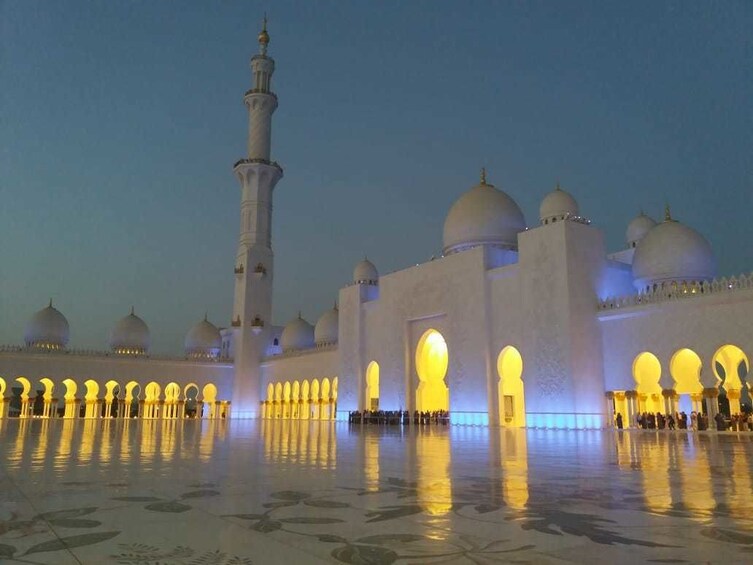 Abu Dhabi small group tour, lunch, Grand Mosque from Dubai