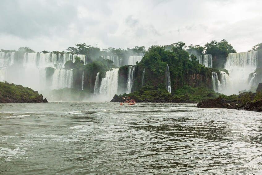 Argentinian Falls + Boat Tour Gran Aventura - Tickets Incl.