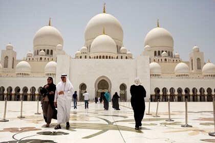 Privéreis naar de Sheikh Zayed moskee en het Louvre museum