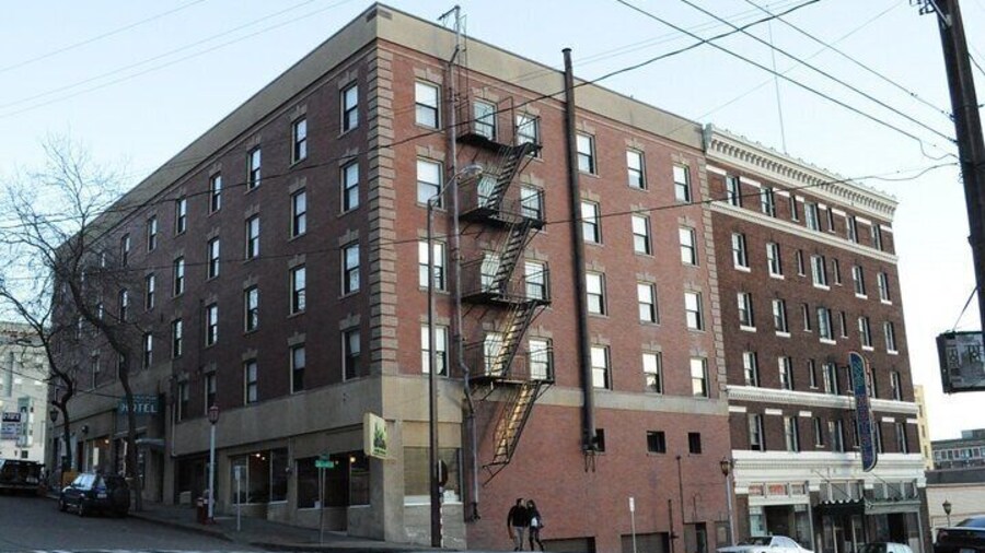 Seattle Scavenger Hunt: Plunging Seattle’s Depths