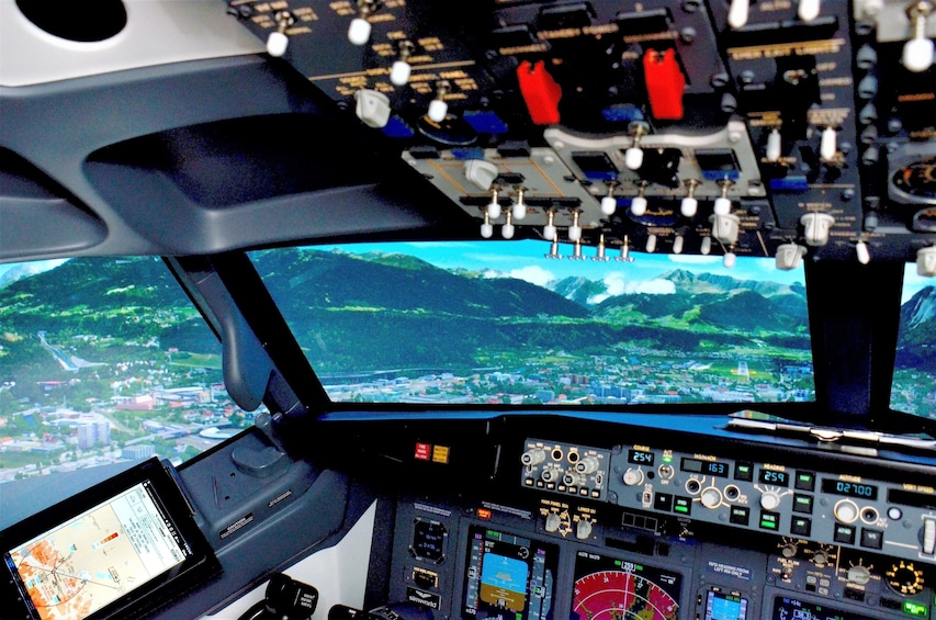 Be the captain of a Boeing 737NG. Welcome aboard