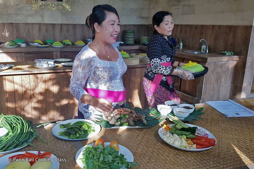Paon Bali Cooking Class and Ubud Temple Tour