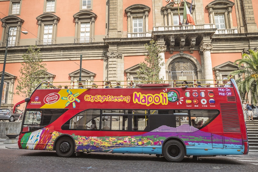 Hop On Hop Off tour bus in Naples