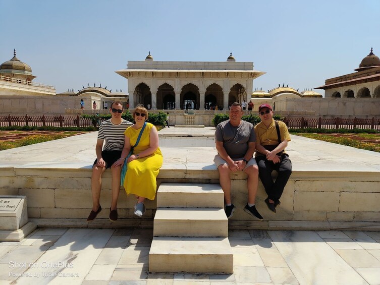 Luxury Taj Mahal Tour With Ranthambore Wildlife Safari From Delhi