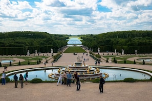 Versailles Monarchy From Paris