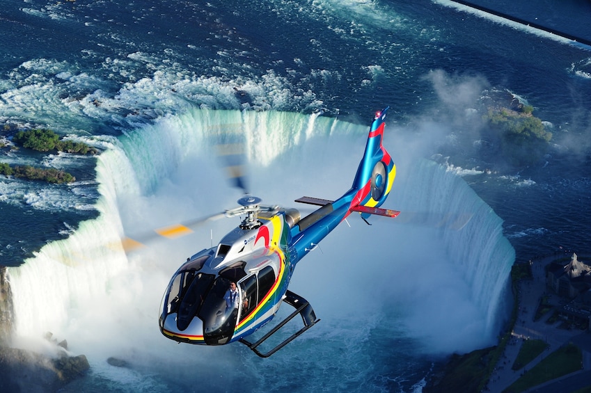 Niagara Falls, NY Helicopter + Lunch Tour