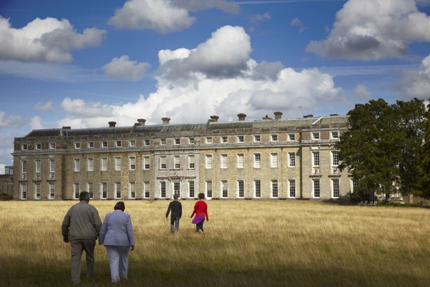 Brighton / Arundel Castle & Petworth House for 1-4 traveller