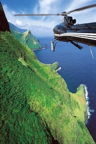 Molokai Deluxe Helicopter Tour