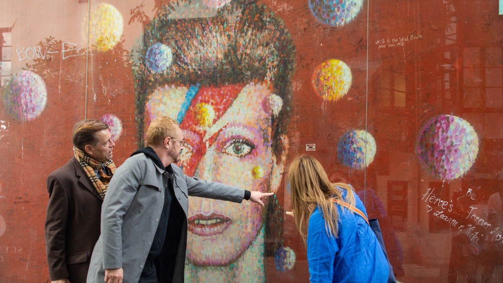 Must-See London: Private & Personalized Walking Tour with a Local Host