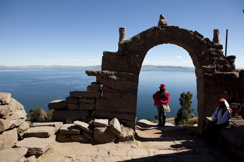 Full-Day Tour to the Floating Islands of Uros & Taquile 