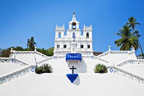 Private Portuguese Heritage Tour of Goa: Guide & Transport