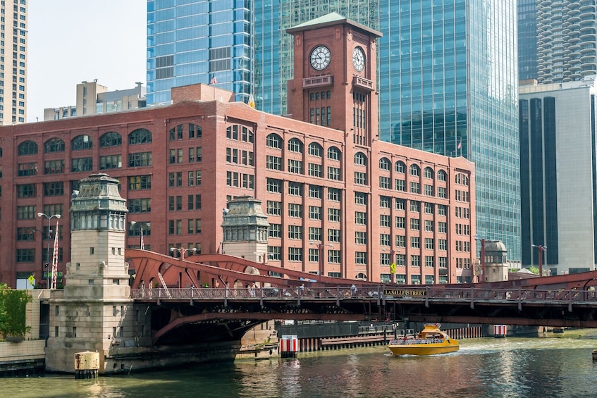 Historic Chicago: Riverwalk & Millennium Park Audio Tours