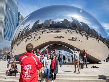 Tur Arsitektur Chicago Lengkap dengan Pemandu Ahli & Mencicipi Makanan