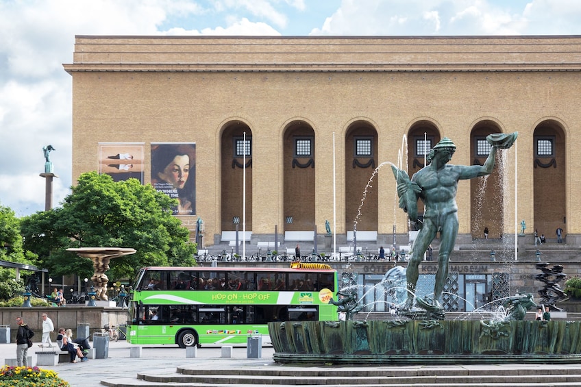 Hop-on hop-off bus tour in Gothenburg